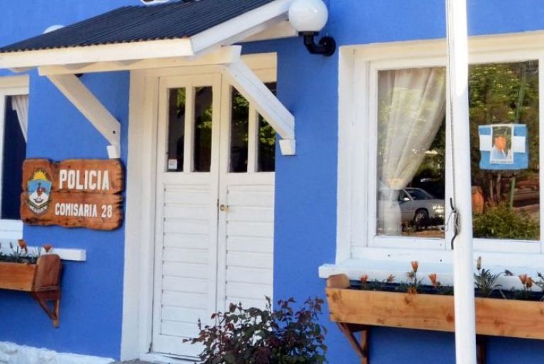 Villa La Angostura: un demorado con pedido de captura y un demorado por robo