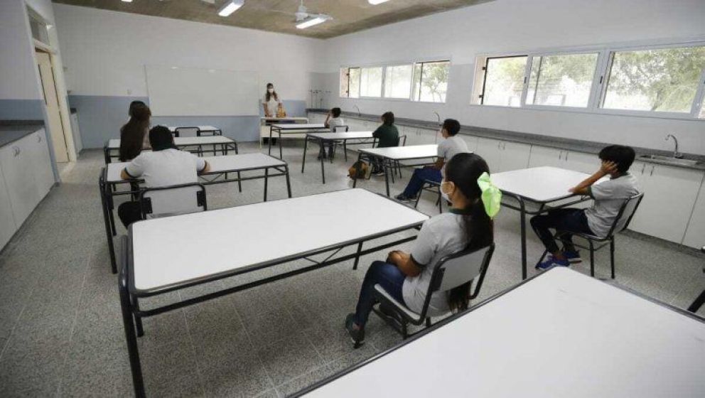 Suspenden las clases en toda la provincia por la alerta de fuertes vientos