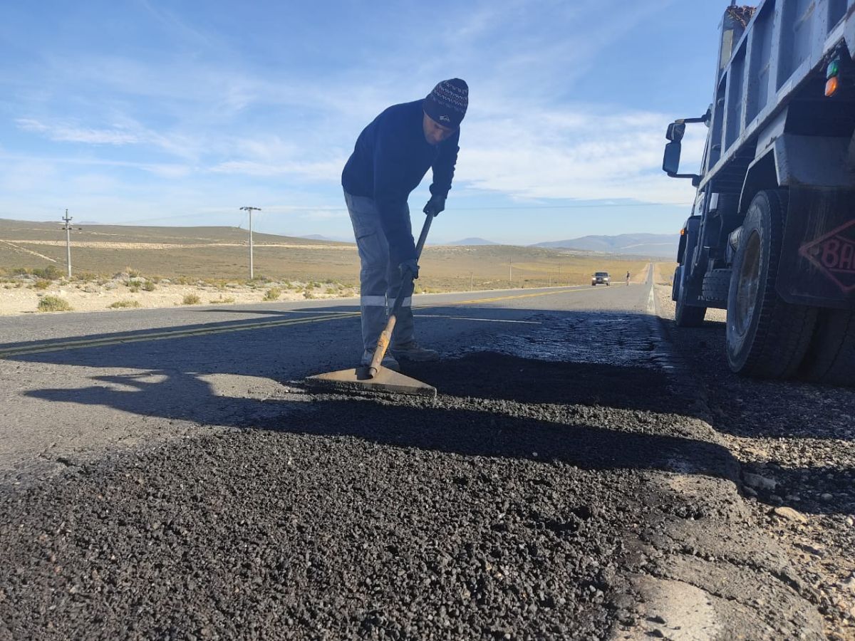 Durante toda la semana transitar con precaución en la Ruta Nacional N°40 por tareas de mantenimiento de Vialidad