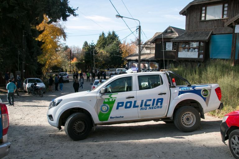 Locura en Bariloche: una discusión en un supermercado terminó con un muerto