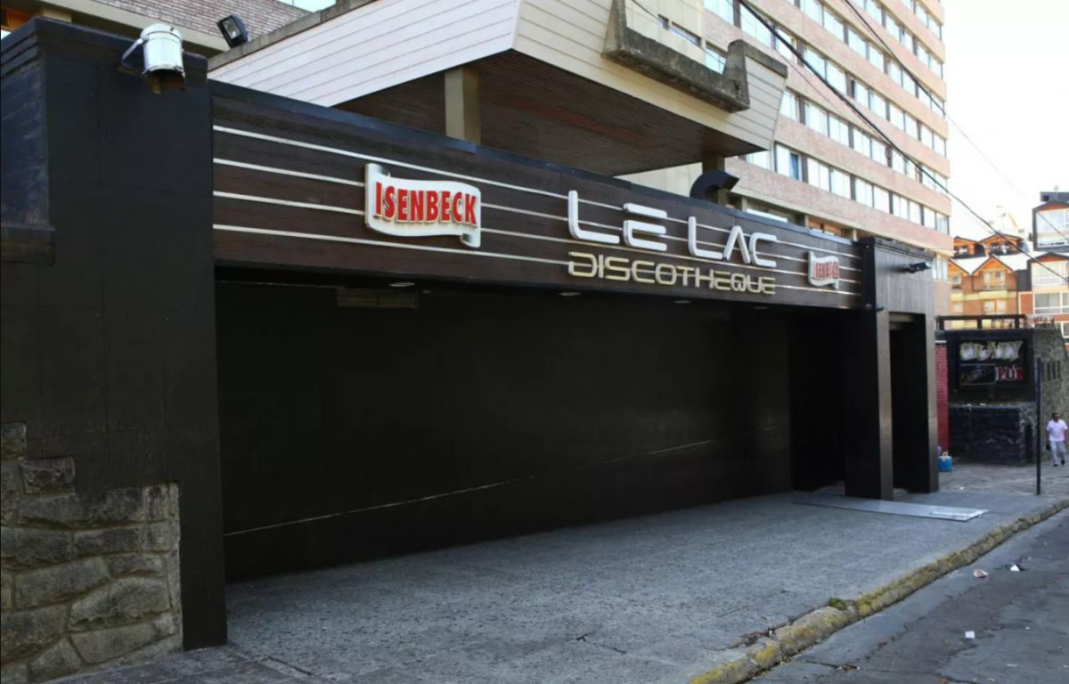 Brutal pelea a la salida de un conocido boliche en Bariloche
