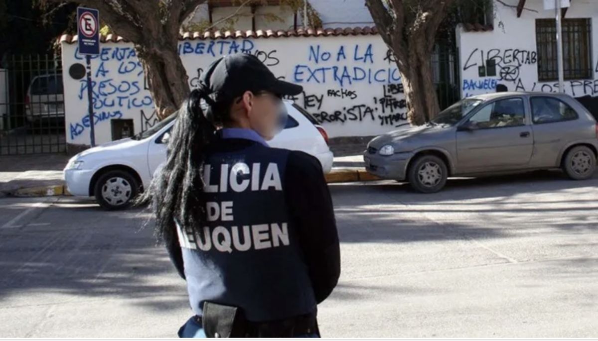 Una mujer policía denunció ser víctima de persecución y hostigamiento dentro de la fuerza