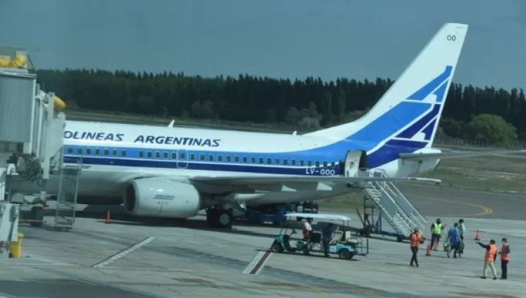 Le abrieron el bolso en un vuelo a Neuquén y la aerolínea deberá hacerse cargo